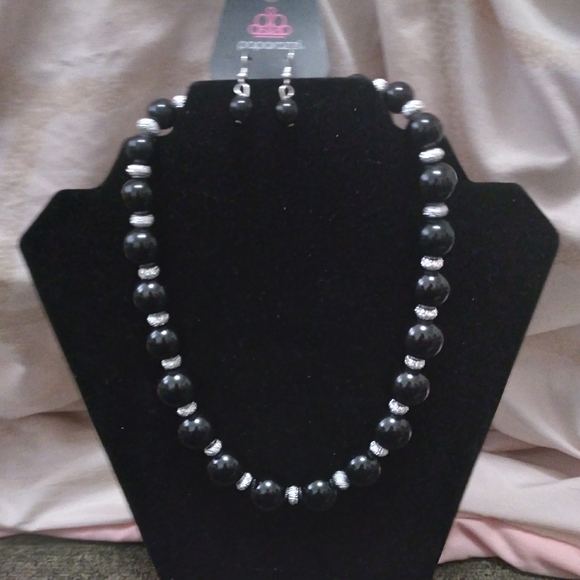 Paparazzi Necklace set Bundle - Picture 4 of 4